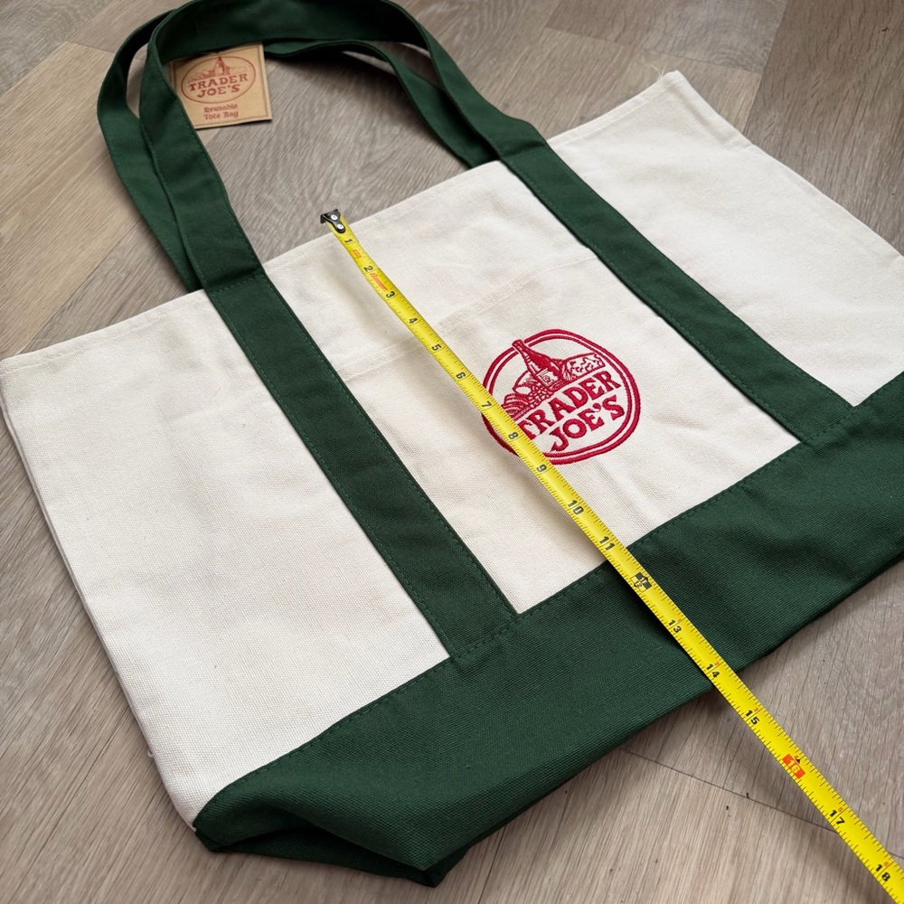 Trader Joe’s Green Reusable Tote Bag Large Canvas Shopping Grocery Bag NEW - Picture 3 of 7